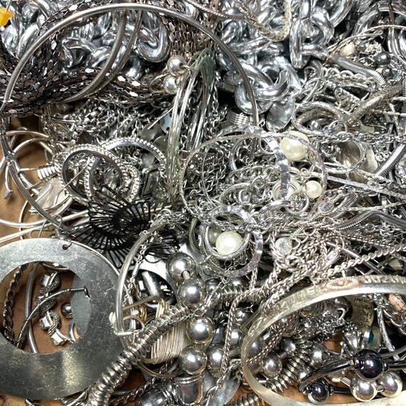 1 lb Bulk Silver & Silver-Tone Jewelry Lot Mixed Styles Untested Wearable Items - Picture 3 of 8